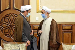 اگر آنقدر که جلسه گذاشتند تا چگونه از غرب کمک بگیرند، برای رونق تولید جلسه می‌گذاشتند، گره‌های بزرگی در کشور باز شده بود