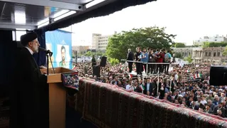 تصاویر حضور دکتر رئیسی در اجتماع باشکوه مردم تبریز