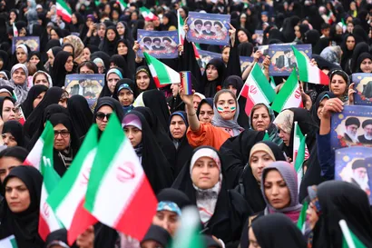 تصاویر حضور دکتر رئیسی در اجتماع باشکوه مردم تبریز