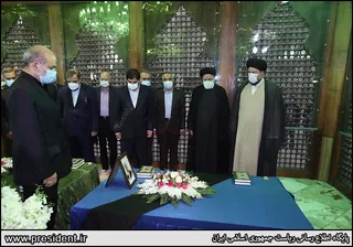 تصاویرمراسم تجدید میثاق اعضای هیات دولت با آرمانهای امام خمینی (ره)