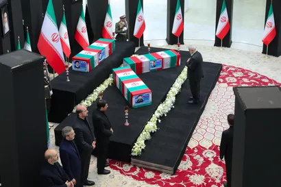 ادای احترام مقامات کشورها به مقام رئیس جمهور شهید و همراهان