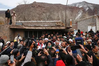 تصاویر بازدید میدانی دکتر رئیسی از مناطق زلزله‌زده شهرستان خوی و روستای بدلان