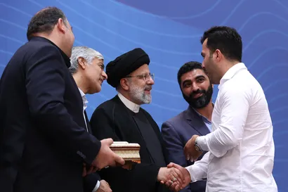 تصاویر مراسم تجلیل از مدال آوران و قهرمانان ورزشی