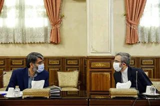 دستور رئیس دستگاه قضا به دادستان برای رسیدگی به علت صدور مجوز صادرات به افراد فاقد صلاحیت/ گره زدن تصمیم گیری‌ها به انتخابات آمریکا آدرس غلط دادن به ملت است