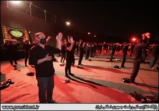 تصاویر سخنرانی رئیس جمهور در مراسم شب عاشورای اجتماع بزرگ «عشیره عاشورا»