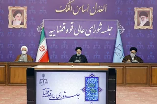 تریبون‌های عمومی باید محل امیدآفرینی و نشان از انسجام و آهنگ واحد در کشور باشد/ محل «طرح» و «حل» مسائل اختلافی، جلسات خصوصی است نه‌تریبون‌های عمومی