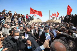 تصاویر رئیس جمهور در جمع زائران راهیان نور در منطقه شلمچه
