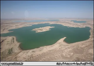 تصاویر بازدید هوایی از مناطق مرزی ایران و افغانستان و حضور و سخنرانی در روستای ملاعلی