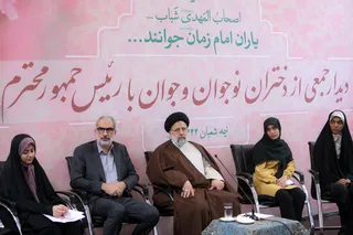 تصاویر دیدار با جمعی از دختران شرکت کننده در برنامه «بینهایت شو»